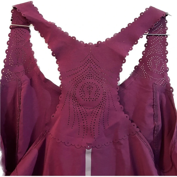 Lululemon Run A Marathon Singlet in Magenta Lulu Symbol Cutout Size 2 Flowy NEW - Picture 4 of 5